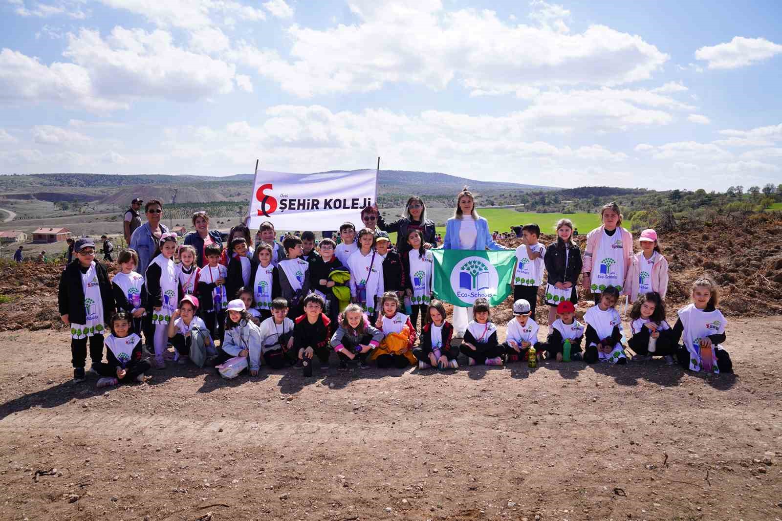 Eskişehir’de 3 bin fidan projesinde yüzler güldü!