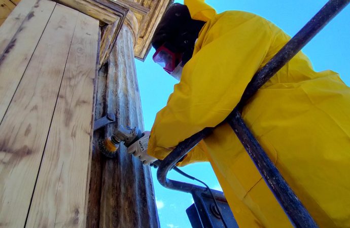 Tarihi saat kulesindeki ahşap köşk restore edildi