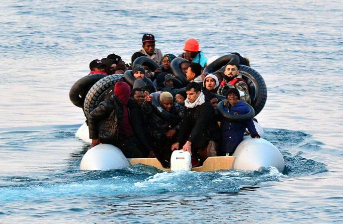 AB’den Yunanistan’ın mültecilere yaklaşımıyla ilgili kritik açıklama: Çok sayıda rapor bulunuyor, araştırılmal