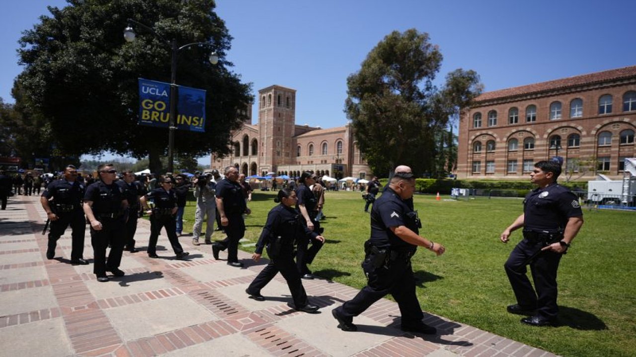 UCLA'da Filistin'e Destek Eylemi: Polis Baskınıyla 132 Öğrenci Gözaltında