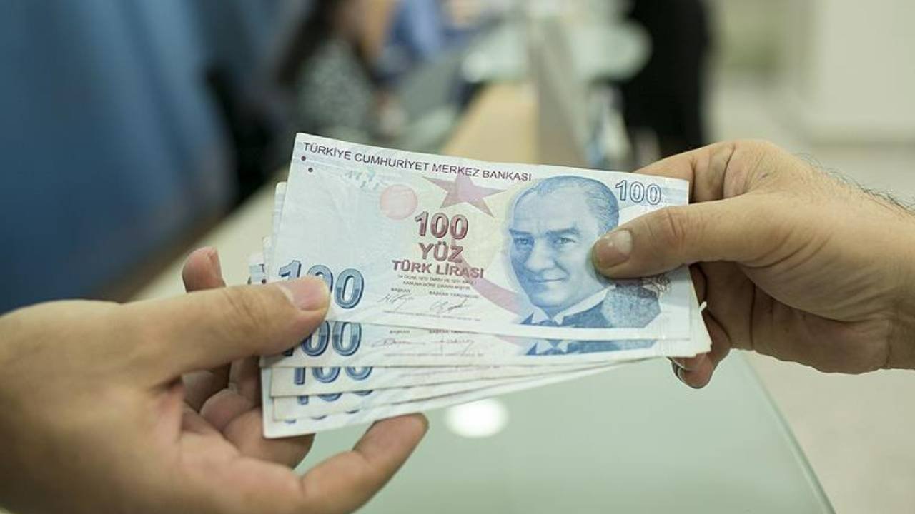 Eğitimde saadet zinciri: Okul müdürü 'yüksek kâr' vaadiyle öğretmenlerin parasına kondu