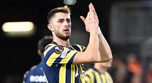 Fenerbahçe'nin dinamo oyuncusu kararını verdi!