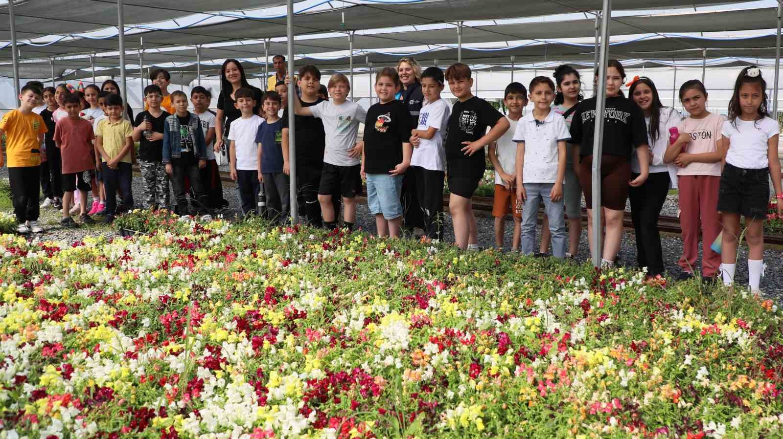 Aydın Büyükşehir Belediyesi, Efeler Cumhuriyet İlkokulu Öğrencilerini Fidanlıkta Ağırladı