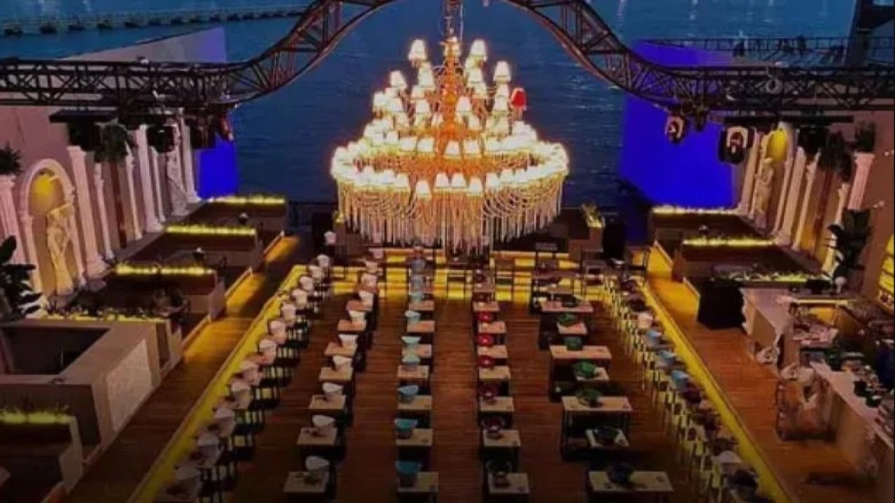 İzmir'i Sarsan Operasyon: Ünlü Gece Kulübüne Havadan, Karadan ve Denizden Baskın!