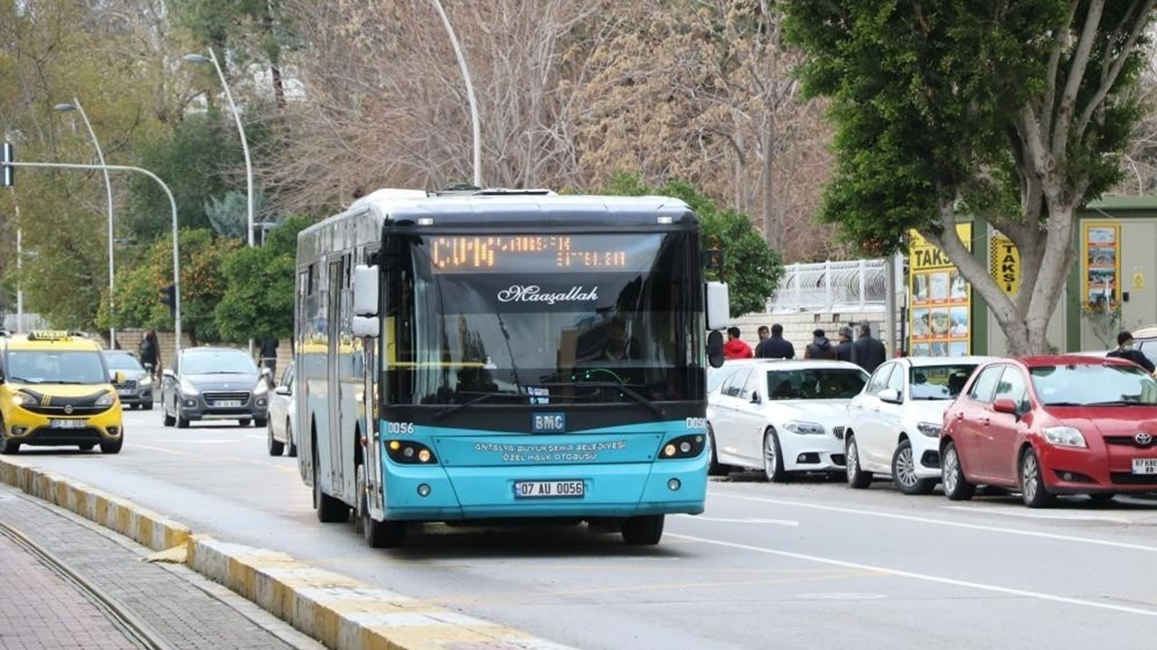 Antalya’da toplu taşıma zammı: Emekli ve öğretmenler de etkilendi!