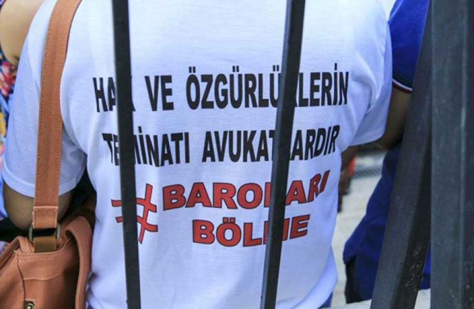 'Çoklu baro' sisteminin ilk 12 maddesi kabul edildi