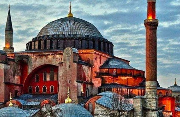 Tartışmaya onlar da dahil oldu! UNESCO’dan Türkiye’ye Ayasofya ayarı