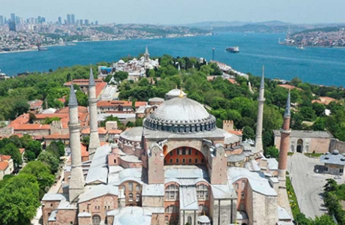 Moskova Patrikhanesi’nden Ayasofya açıklaması: Sorumluları tarih gösterecektir!