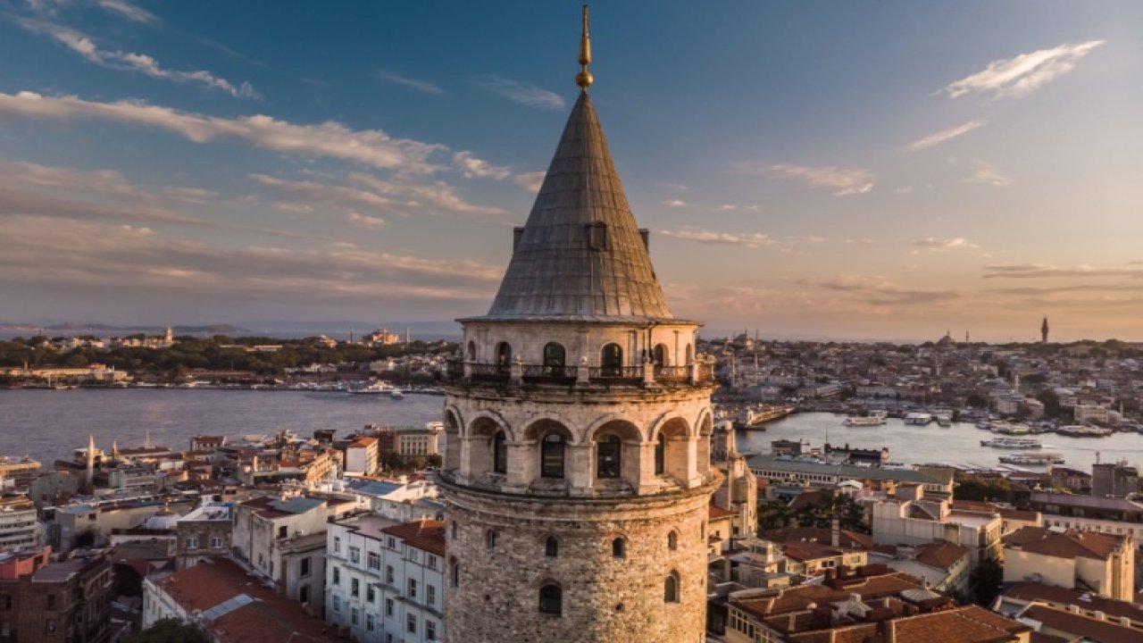 Galata Kulesi Yeniden Ziyaretçilere Açılıyor