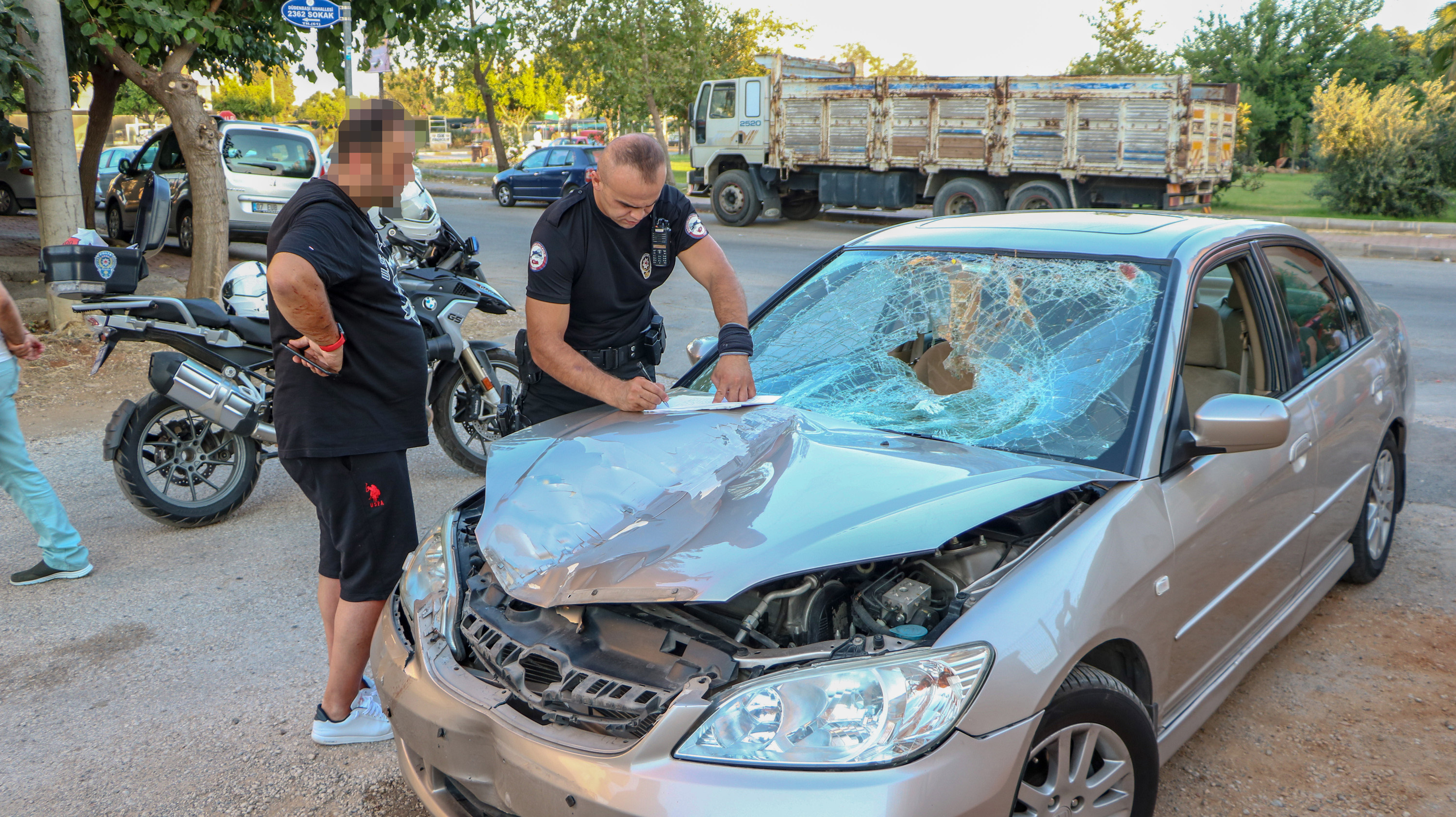 Yayaya çarpıp kaçtı 1 kilometre sonra teslim oldu