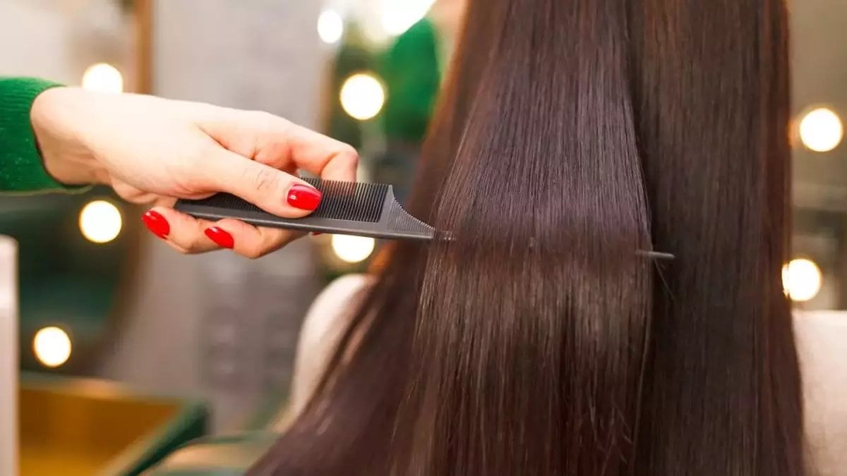 Saçlarınızı keratin parlaklığına çevirecek o yöntem!