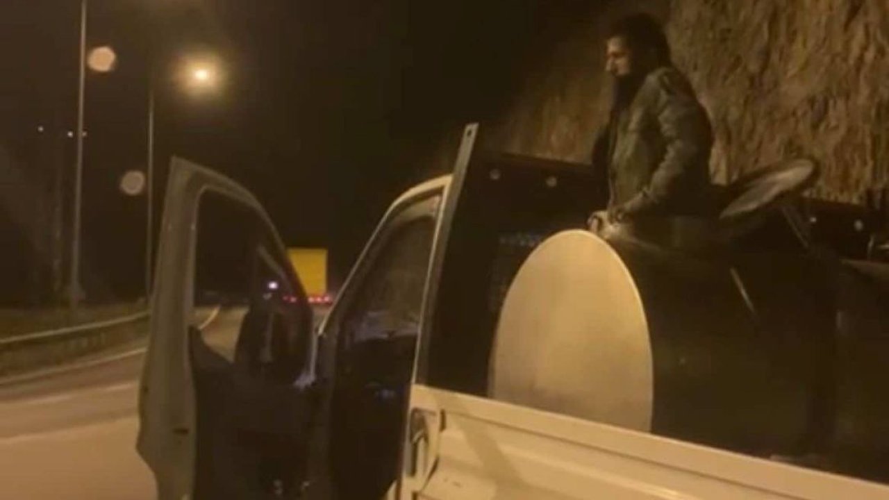 Artvin Jandarması, Süt Tankerinde Gizlenmiş Afgan Göçmenleri Yakaladı