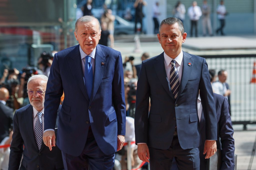 Erdoğan ile Özgür Özel arasındaki ‘2 koltuk’ muhabbeti ortaya çıktı