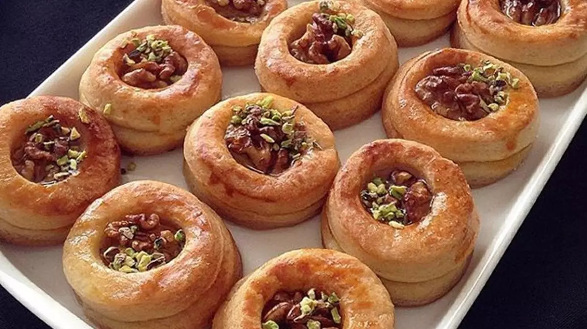 Baklavayı unutun işte cevizli halka tatlısı