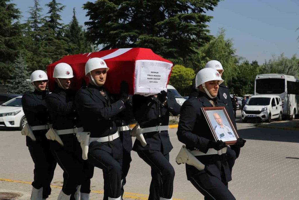 Hayatını kaybeden polis memurunun cenazesi tören sonrası Adana’da