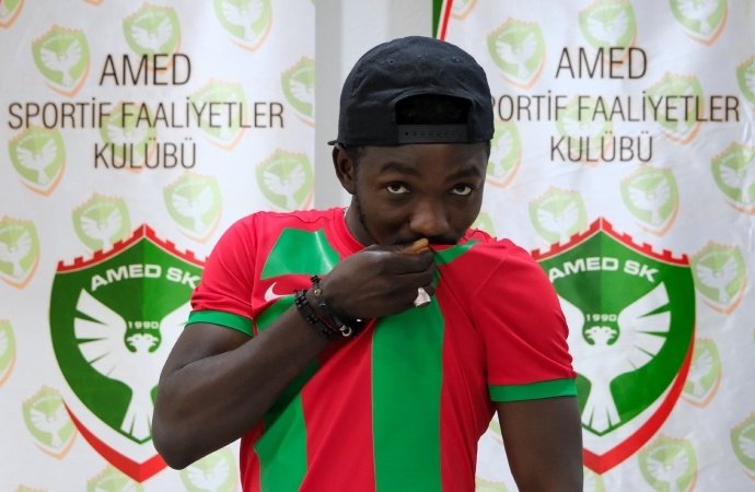 İmzayı attı, Adama Traoré Amedspor’da forma giyecek