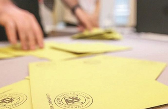 Siyaset bilimci erken seçim tarihi verdi!