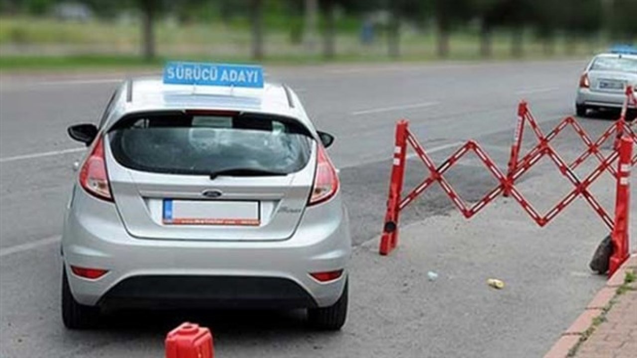 Sürücü kurslarında yönetmelik değişecek: Park manevrasına ikinci hak geliyor!