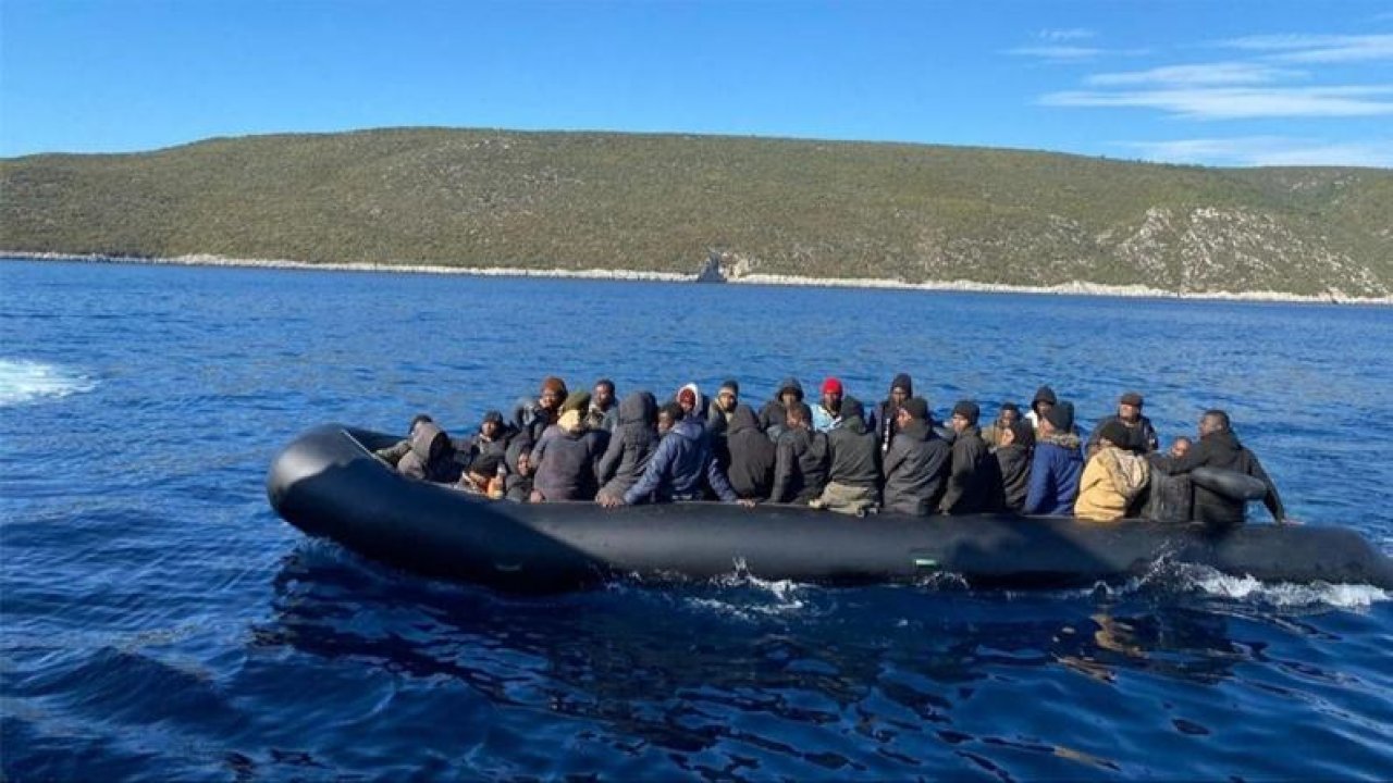 İzmir Urla Açıklarında 24 Çocukla 53 Düzensiz Göçmen Yakalandı