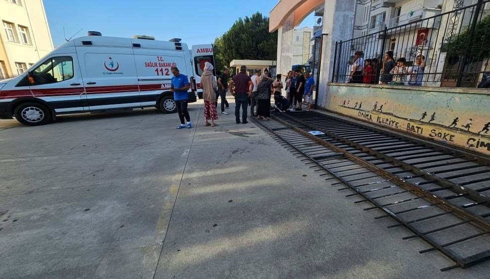 Aydın'da feci olay! 6 yaşındaki çocuğun üzerine demir parmaklık düştü! Can pazarı!