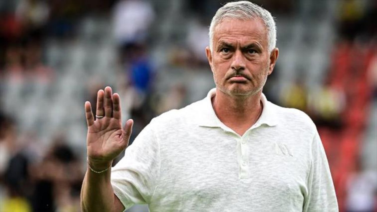 Mourinho'dan UEFA'ya Tepki: Sentetik Zemin Şampiyonlar Ligi'ne Uygun Değil