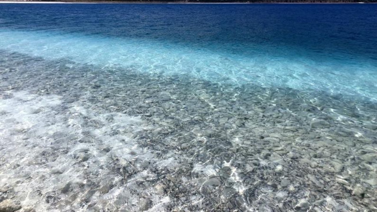 Salda Gölü'ndeki Kirlilik ve İnsan Baskısı Eşsiz Yapıyı Tehdit Ediyor