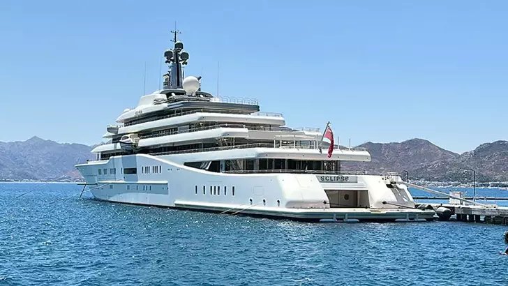 Abramoviç yatını Marmaris'te bıraktı