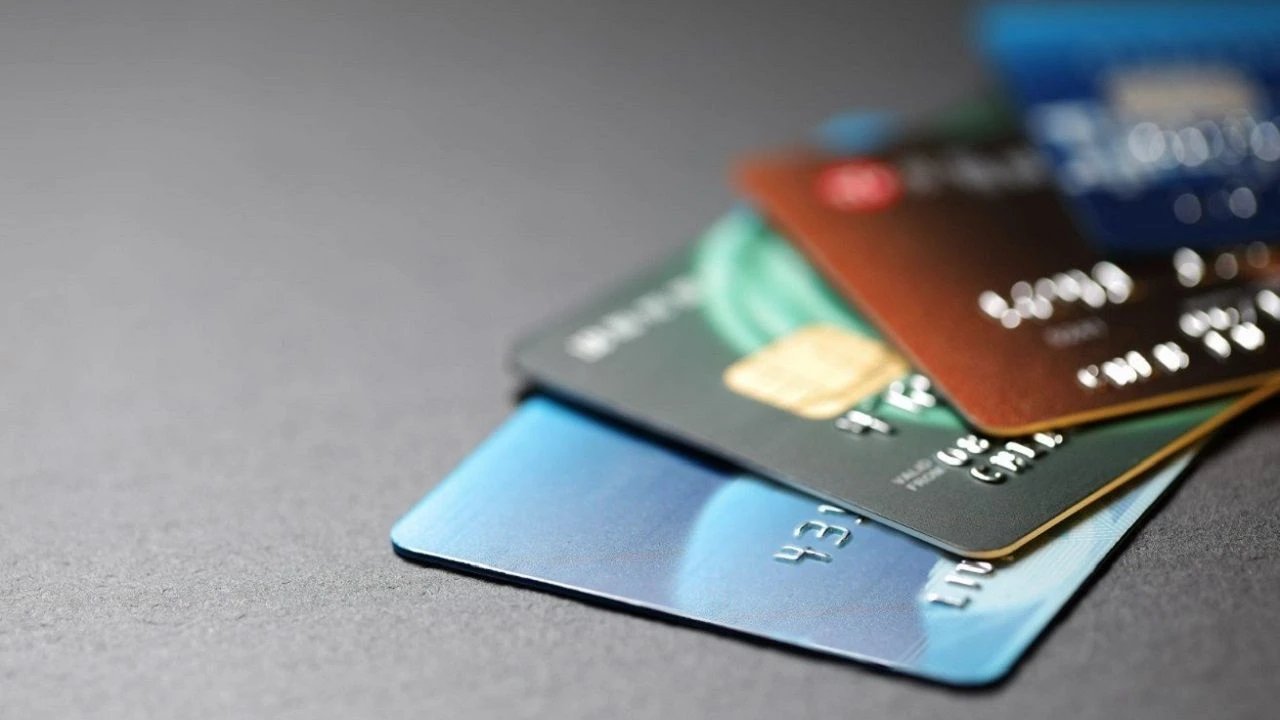Kredi kartlarında bir dönem sona erdi: Bankalar bile bunu beklemiyordu!