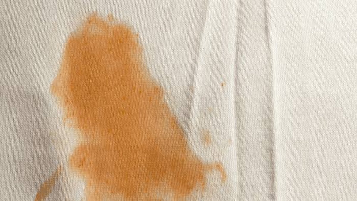 Halıdaki karpuz lekesi nasıl temizlenir?