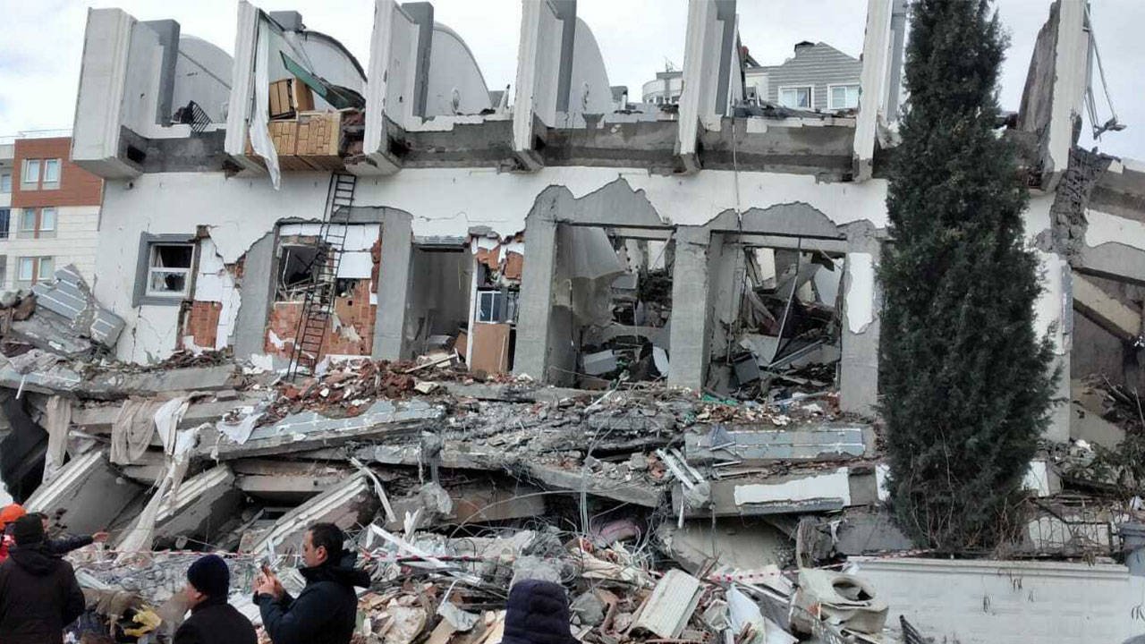 65 kişinin öldüğü Sueda Kent Sitesi davasında sanıklar serbest bırakıldı, aileler isyan etti