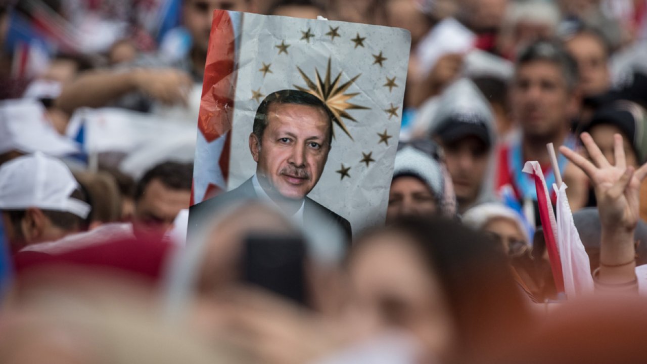 AK Partililer sahaya indi: Vatandaş geçim derdinden şikayetçi, teşkilatlar değişim istiyor