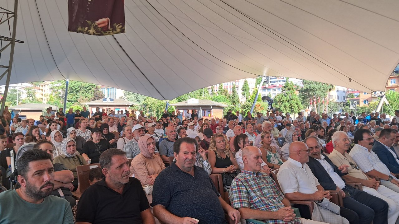 AKP'li Faruk Çelik'in konuşmasını protestolar böldü