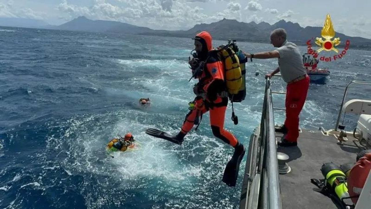 Sicilya'da Batan Lüks Teknede Kayıp 6 Kişiyi Arama Çalışmaları Sürüyor