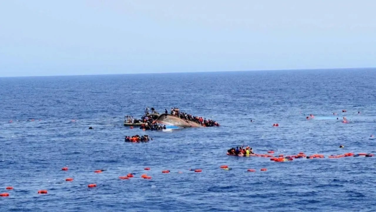 Yemen açıklarında düzensiz göçmen teknesi alabora oldu: 13 Ölü, 14 Kayıp