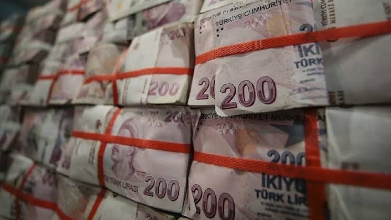 Bütçe açığı tasarrufla değil, harcamalarla derinleşiyor!