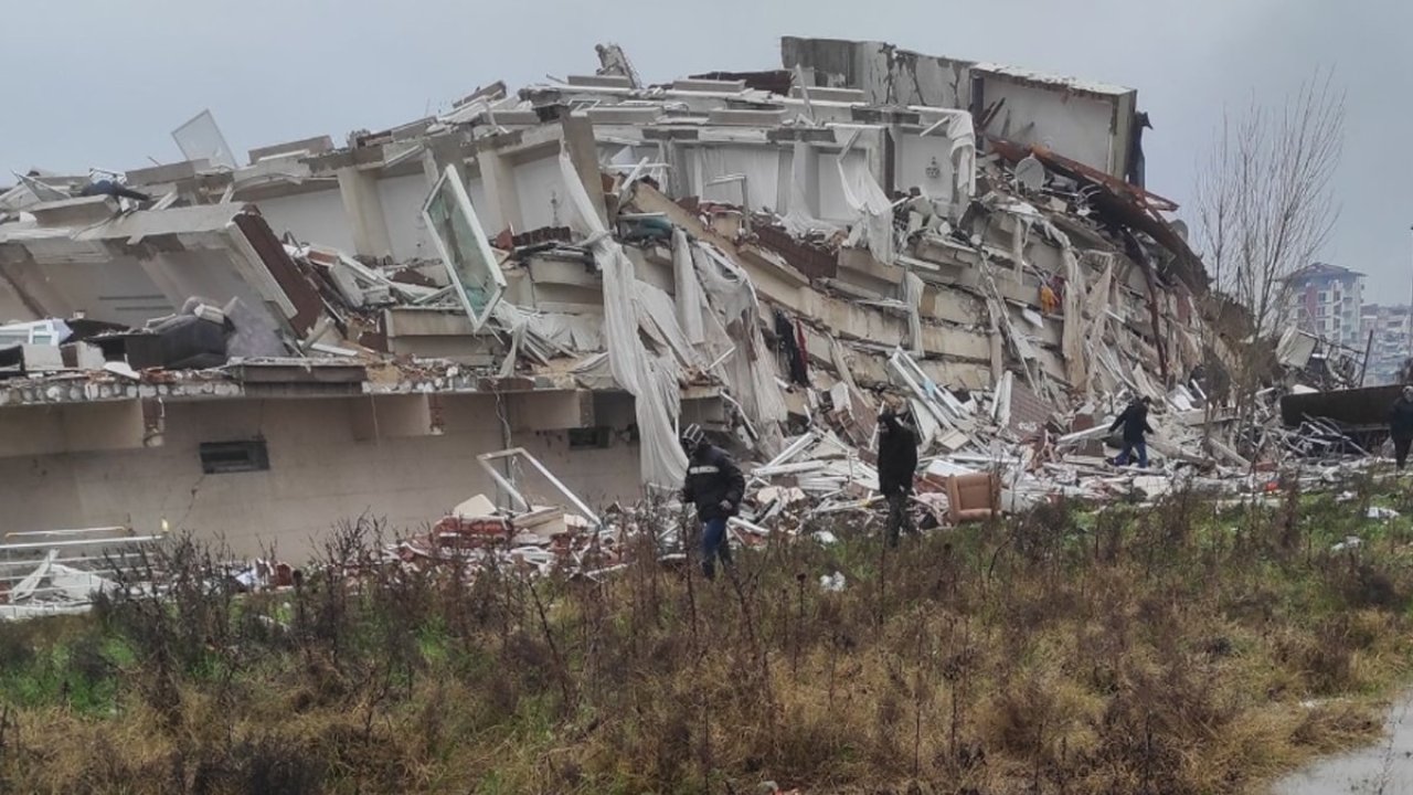 Nilüfer Apartmanı 56 Kişiye Mezar Olmuştu: Valilik, Soruşturma İzni vermedi