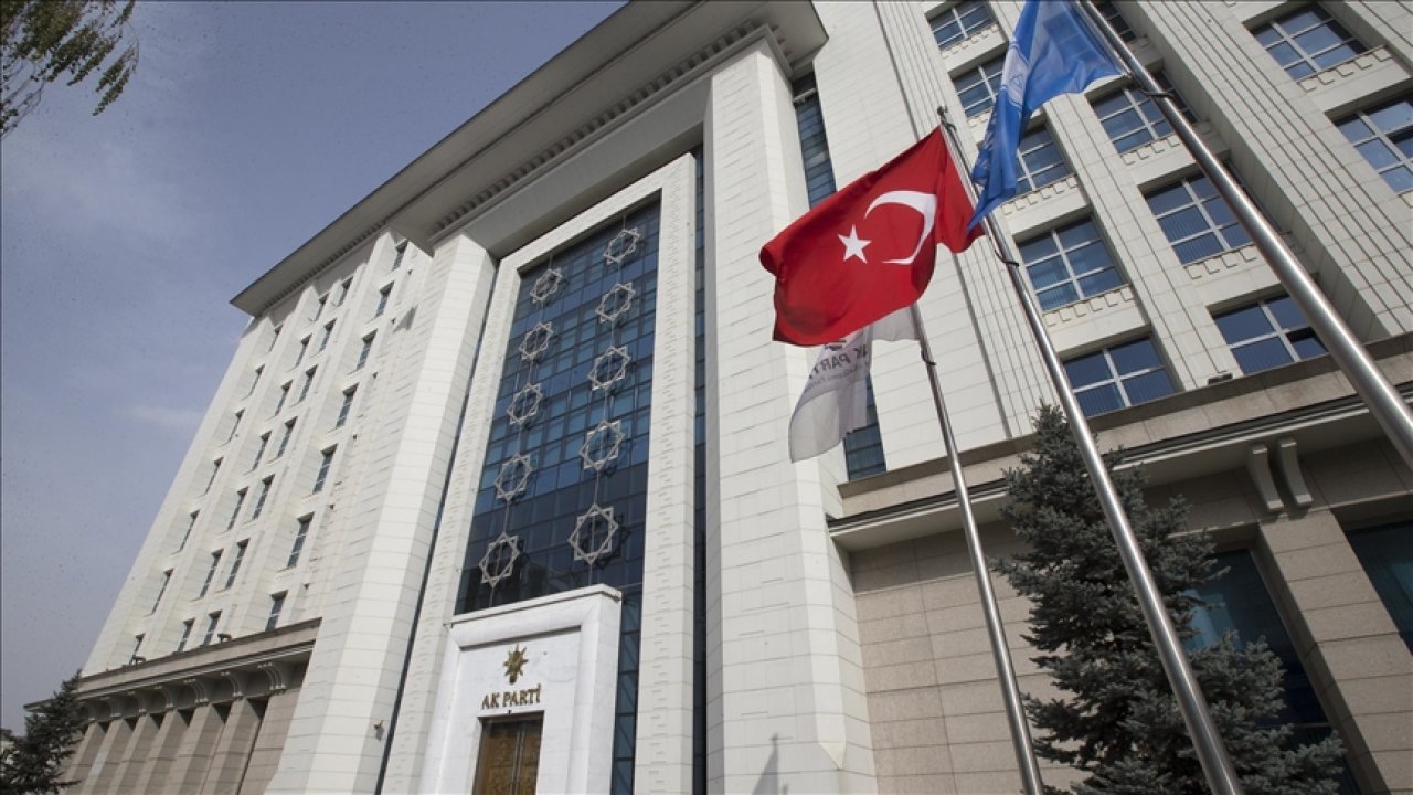 AKP yeni anayasa için 1 Ekim'i bekliyor: Meclis'te 