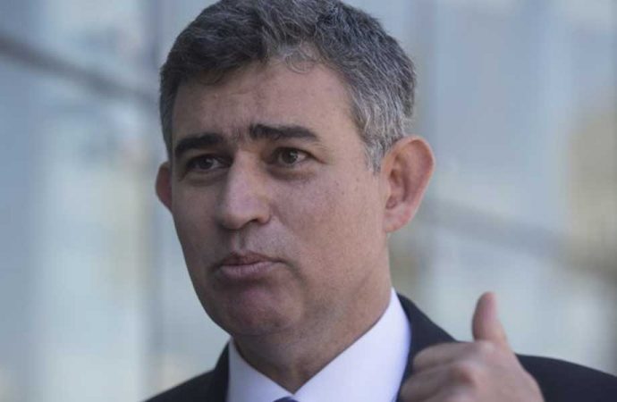 Metin Feyzioğlu'na güven oylaması şoku!