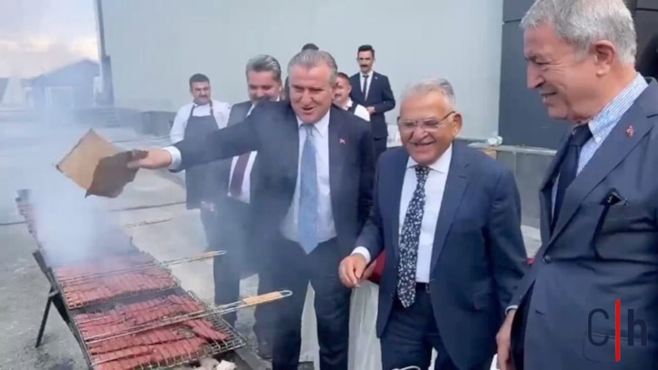 Mangal partisinde sucukları yelleyen AKP'li başkandan açıklama: 