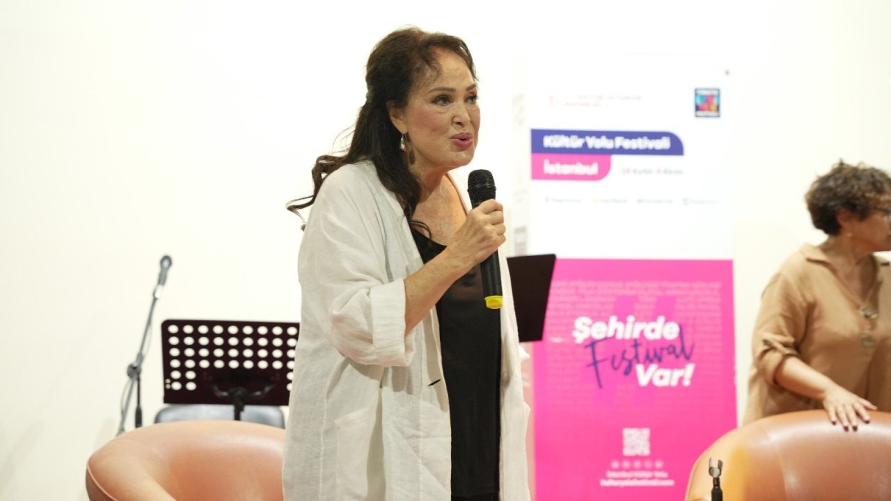 Türkan Şoray kadın mahkumlarla buluştu!