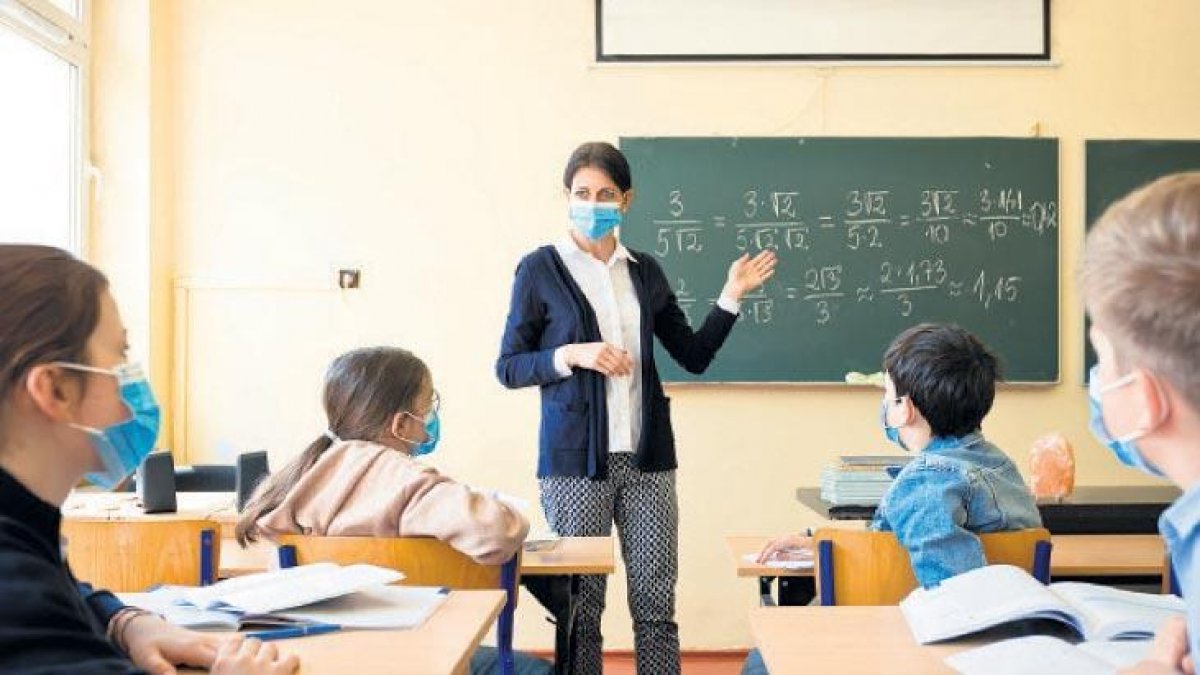 Bugün bütün okullarda bayrak töreni yapılacak