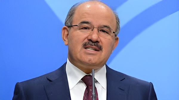 Hüseyin Çelik’ten Kurtulmuş’a Ağır Sözler: ‘Dostlarını Satarak Ak Parti’ye Yamanmış!