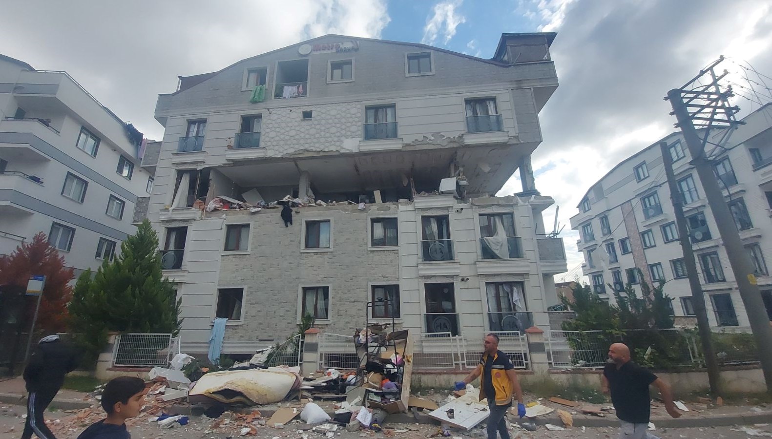 Kocaeli'de Doğalgaz Patlaması Can Aldı: 1 Ölü, 7 Yaralı!