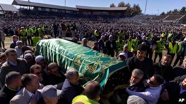 Yüzlerini Gizleyenler: Gülen'in Cenaze Törenindeki Eski Askerler!
