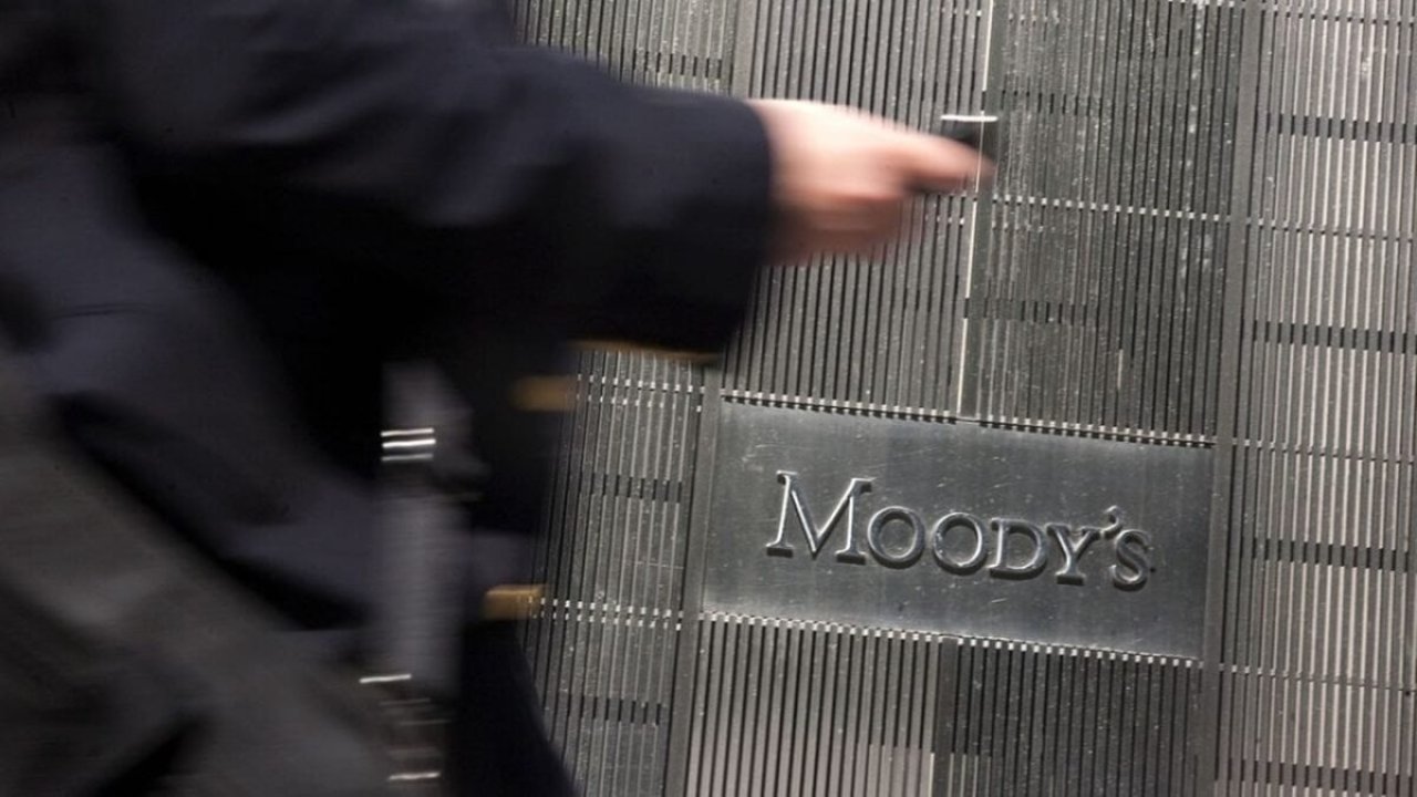 Moody’s eleştiri Fransa kararında bulundu