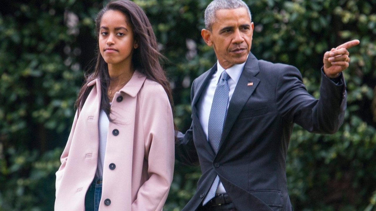 Barack Obama'nın kızı Malia soyadını sildi!