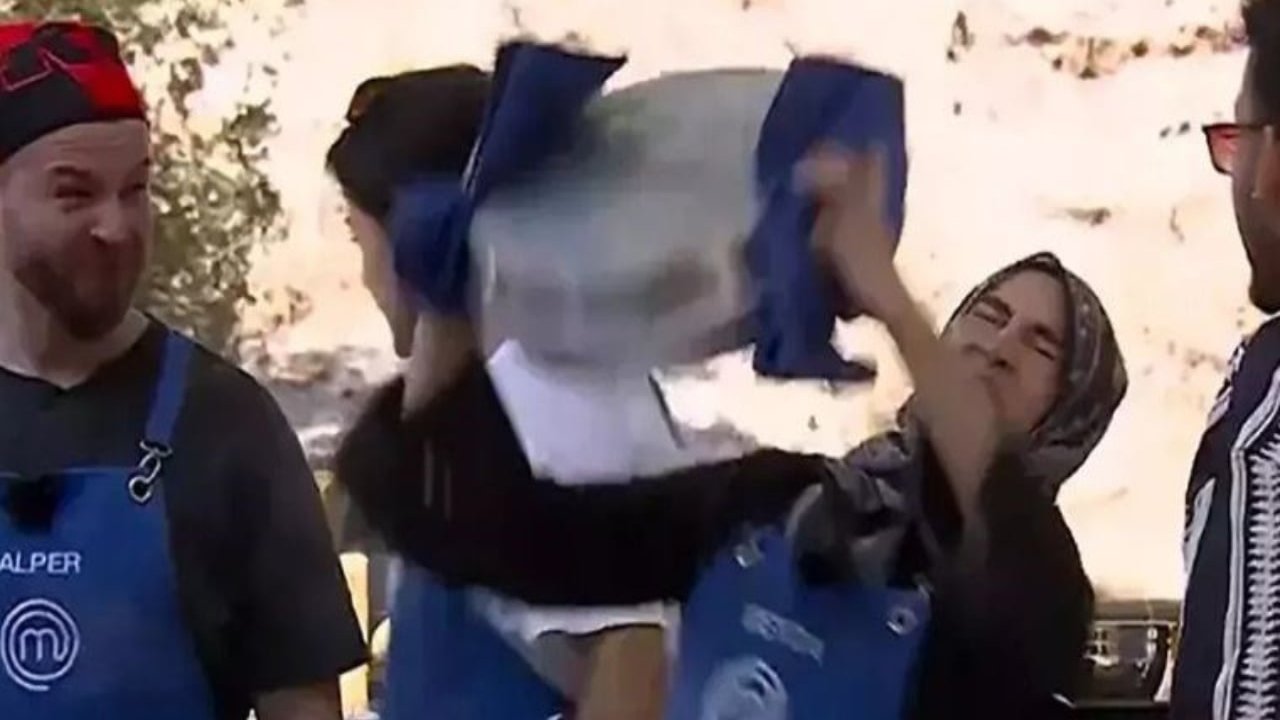 MasterChef'te flaş sakatlık: Beyza'nın yüzüne kaynar yağ döküldü! Hastaneye kaldırıldı!