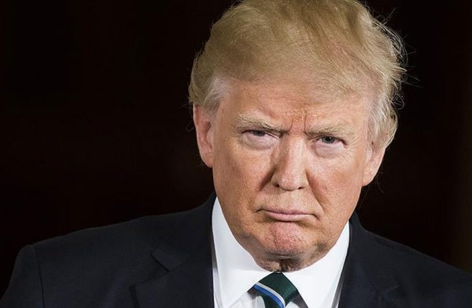 Facebook Trump'ın paylaşımını sildi!