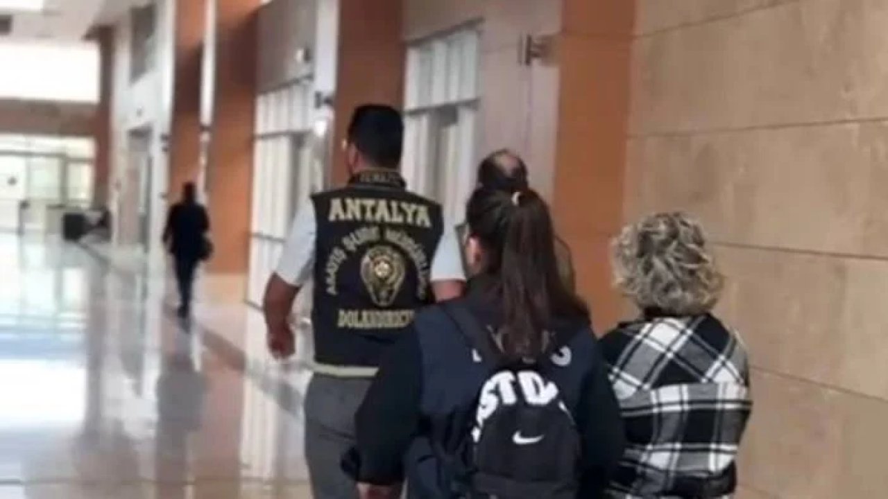 Dolandırıcıların yeni yöntemi şok etti: Hakim cübbesi giyiyorlar!