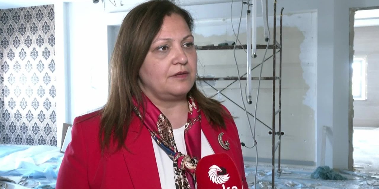 Burcu Köksal’dan Sert Yanıt: ‘Hiçbir Yere Gitmiyorum, İftiralarla Mücadele Ediyorum’
